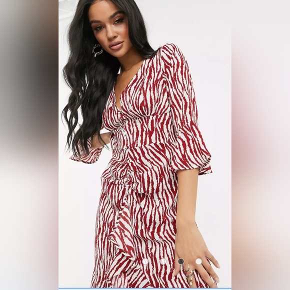 NWT Pretty Darling Dress - Picture 5 of 6